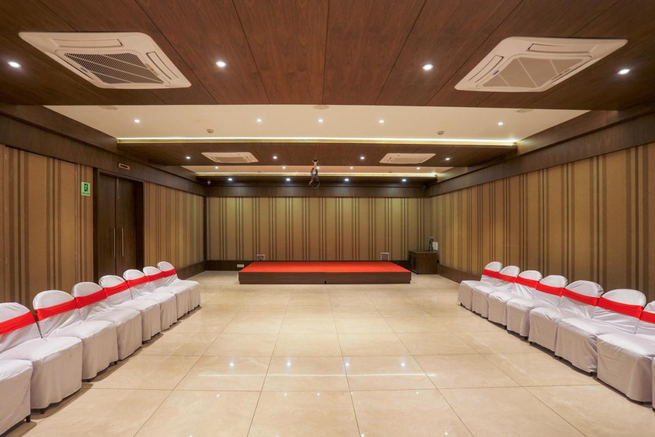 ראג'קוט Hotel Kavery מראה חיצוני תמונה