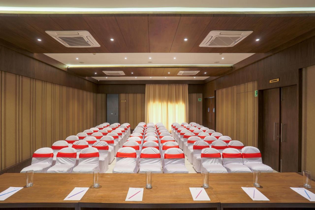 ראג'קוט Hotel Kavery מראה חיצוני תמונה