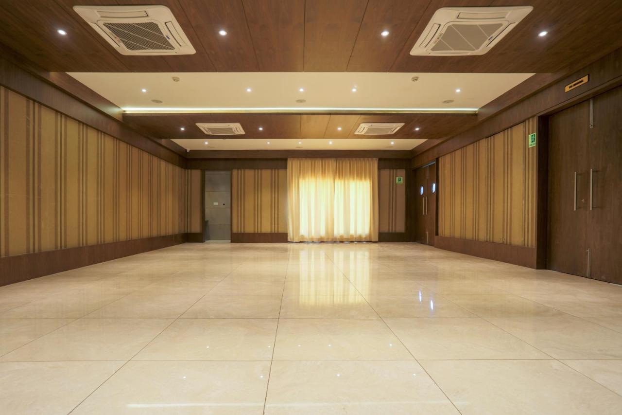ראג'קוט Hotel Kavery מראה חיצוני תמונה