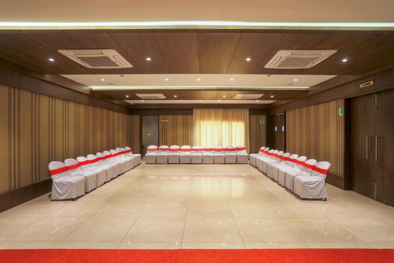 ראג'קוט Hotel Kavery מראה חיצוני תמונה