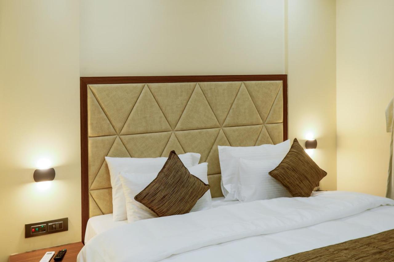 ראג'קוט Hotel Kavery מראה חיצוני תמונה