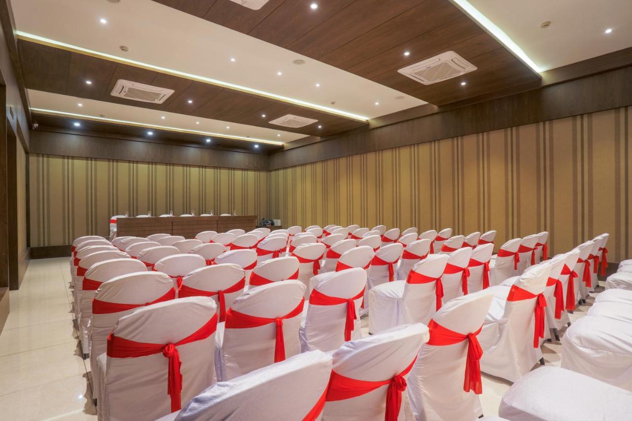ראג'קוט Hotel Kavery מראה חיצוני תמונה