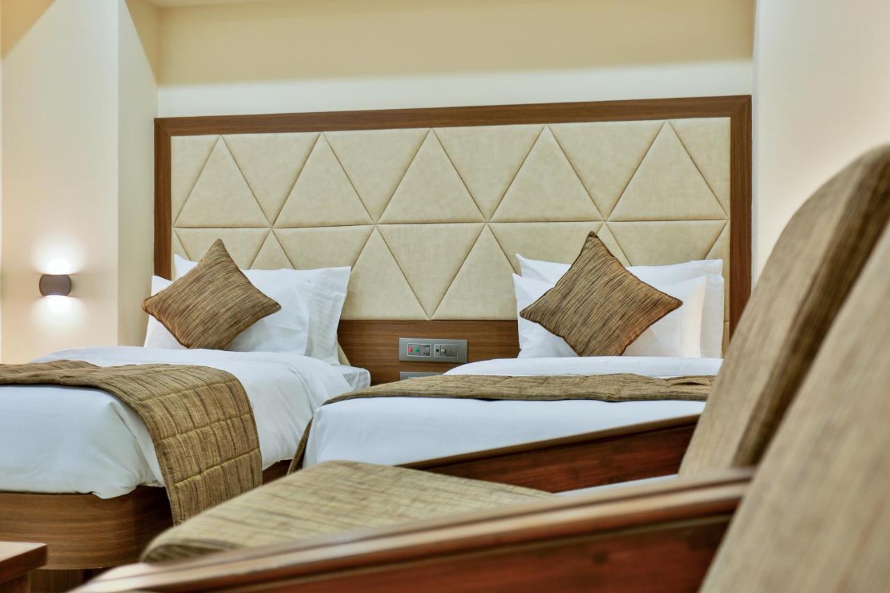 ראג'קוט Hotel Kavery מראה חיצוני תמונה