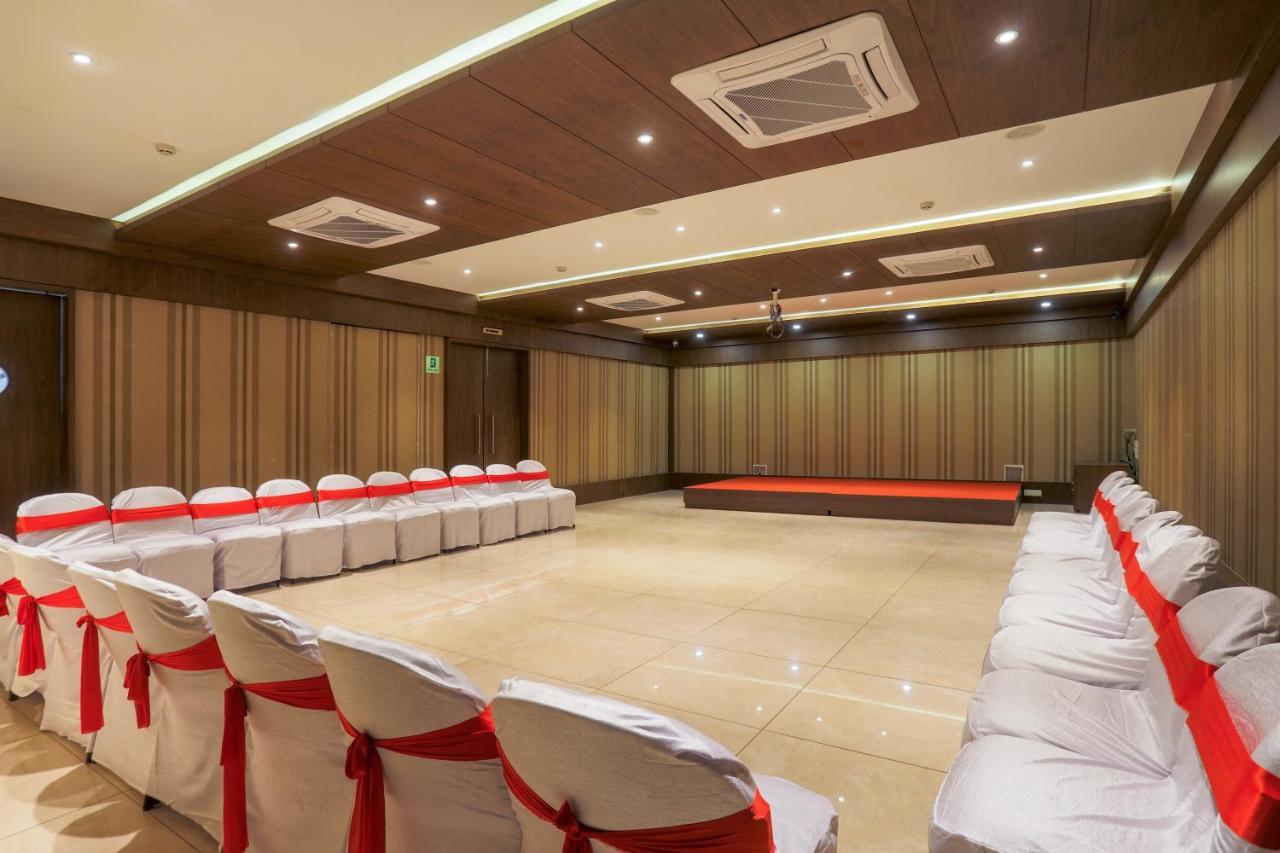 ראג'קוט Hotel Kavery מראה חיצוני תמונה