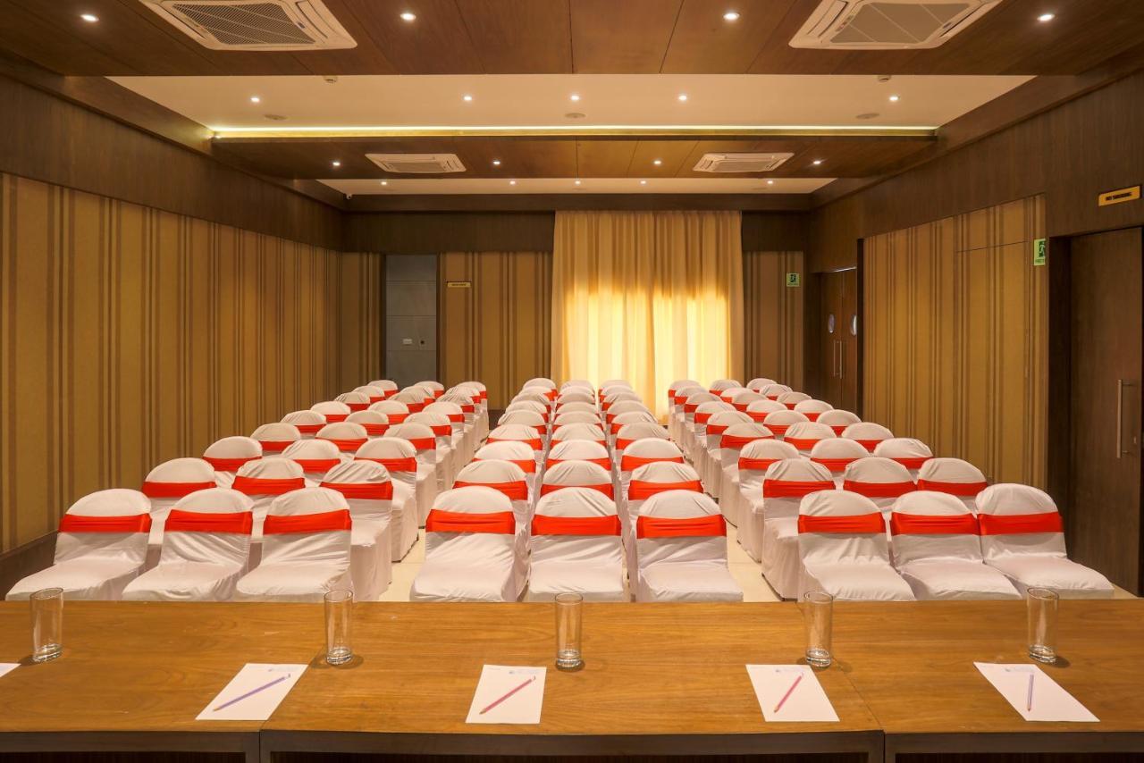 ראג'קוט Hotel Kavery מראה חיצוני תמונה