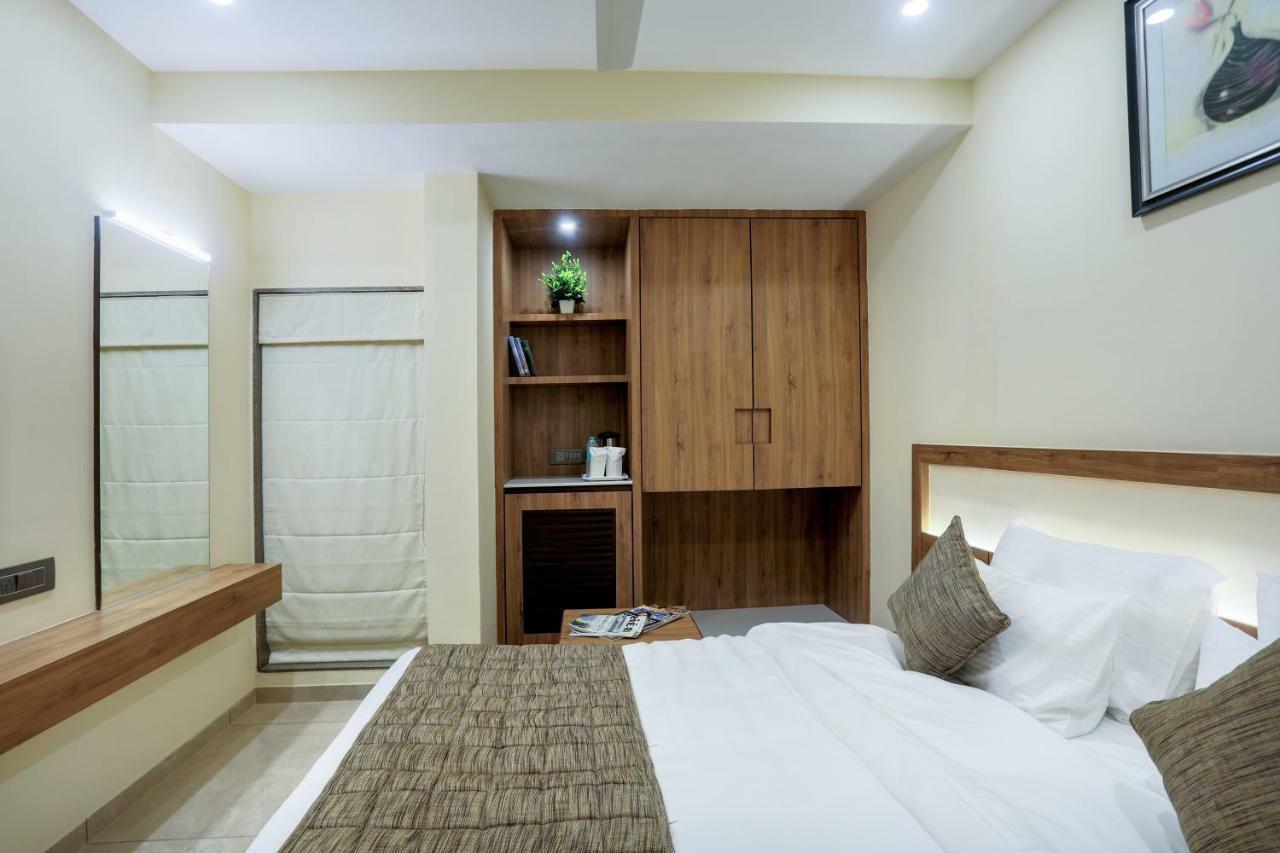 ראג'קוט Hotel Kavery מראה חיצוני תמונה