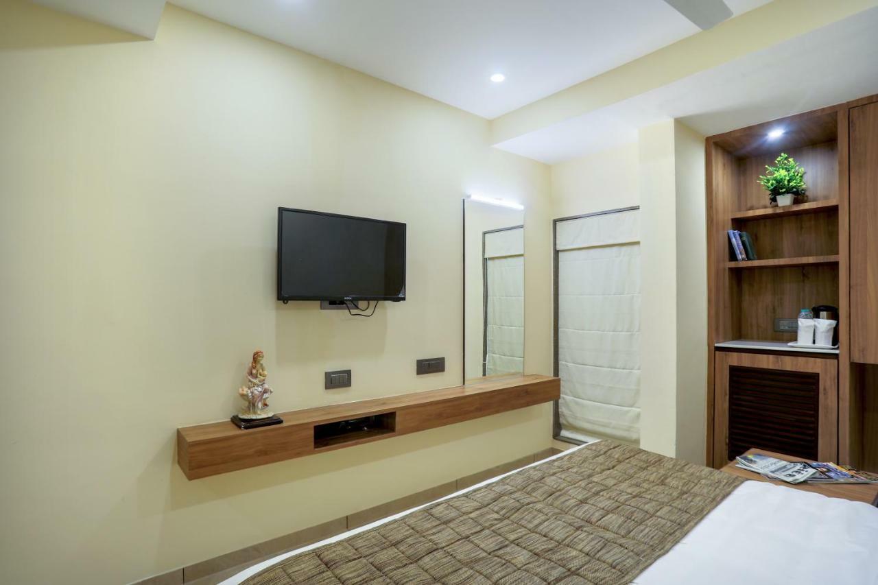 ראג'קוט Hotel Kavery מראה חיצוני תמונה