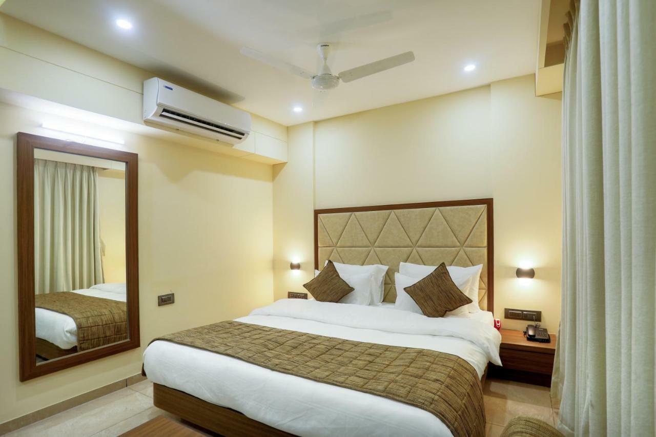 ראג'קוט Hotel Kavery מראה חיצוני תמונה
