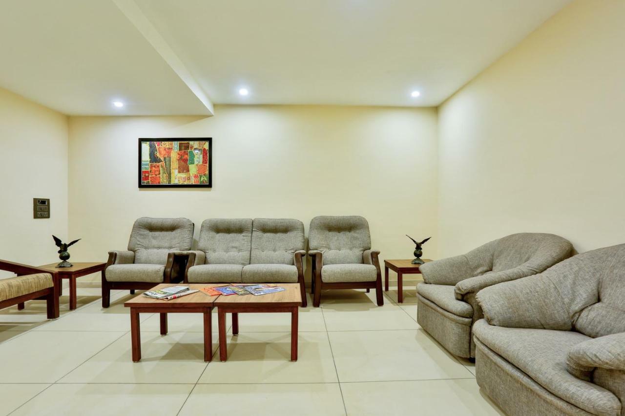 ראג'קוט Hotel Kavery מראה חיצוני תמונה