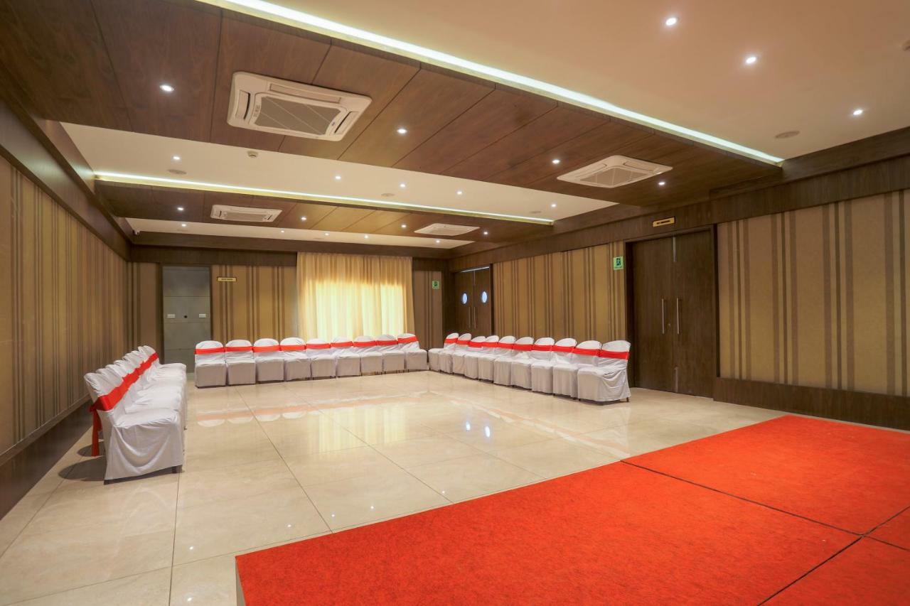 ראג'קוט Hotel Kavery מראה חיצוני תמונה